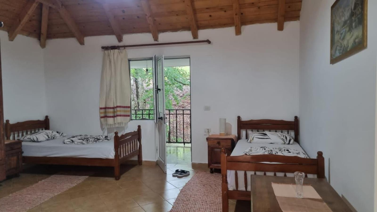 Bujtina Te Grima Hotel Theth Exterior photo